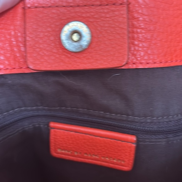 Marc Jacobs Orange Leather Hobo Style Bag with Gold Hardware - Picture 5 of 8